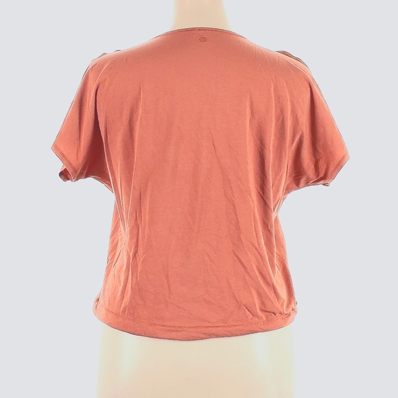 Lululemon tshirt - Picture 2 of 3